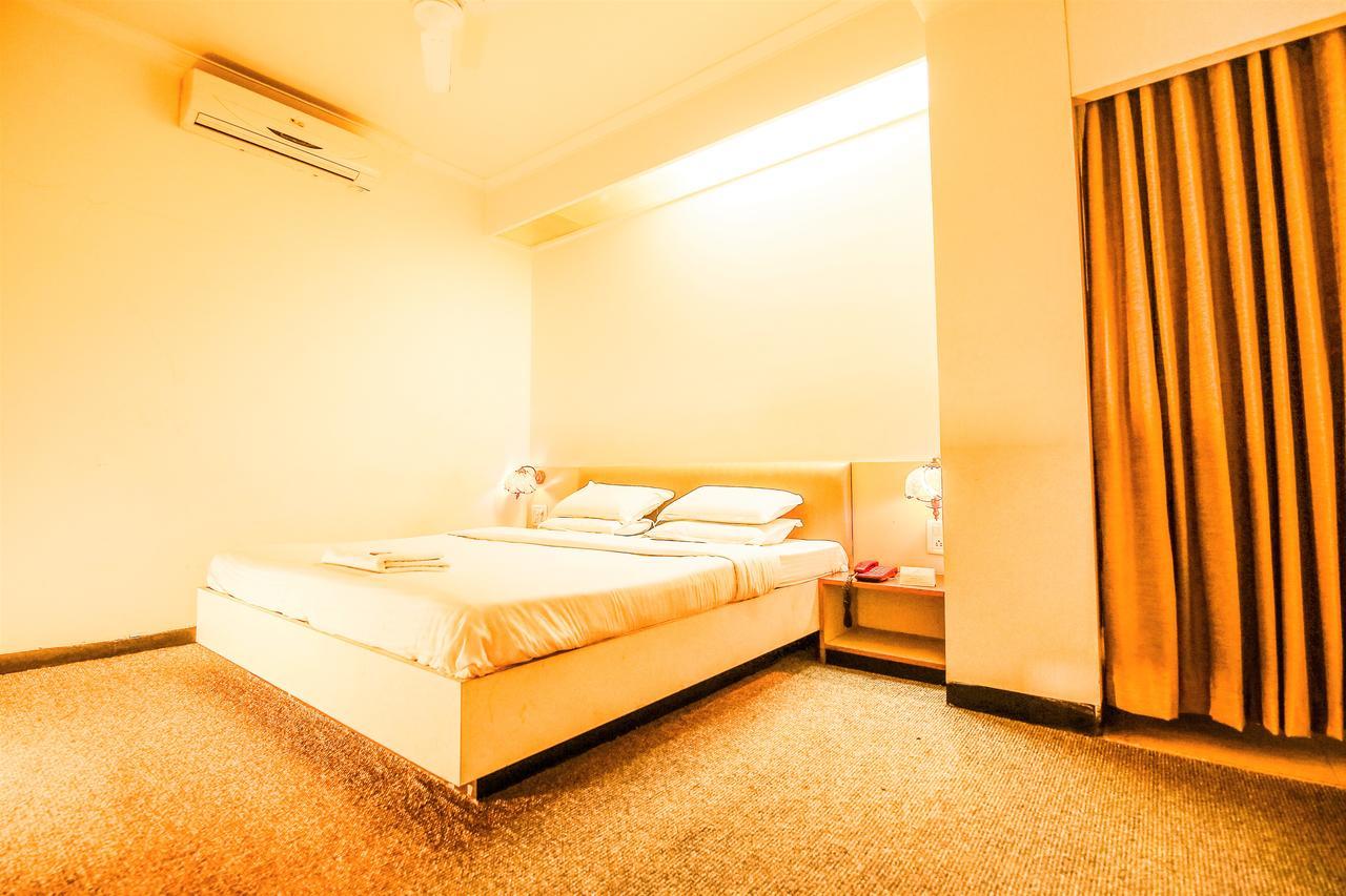 Hotel Sangam Karād Eksteriør billede